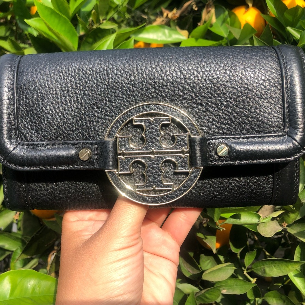 Tory Burch- Black leather wallet